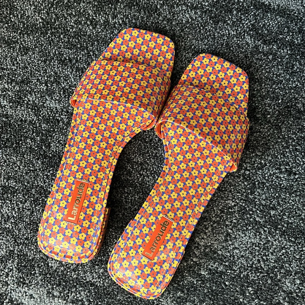 Larroude Athena Sandals -sz 7